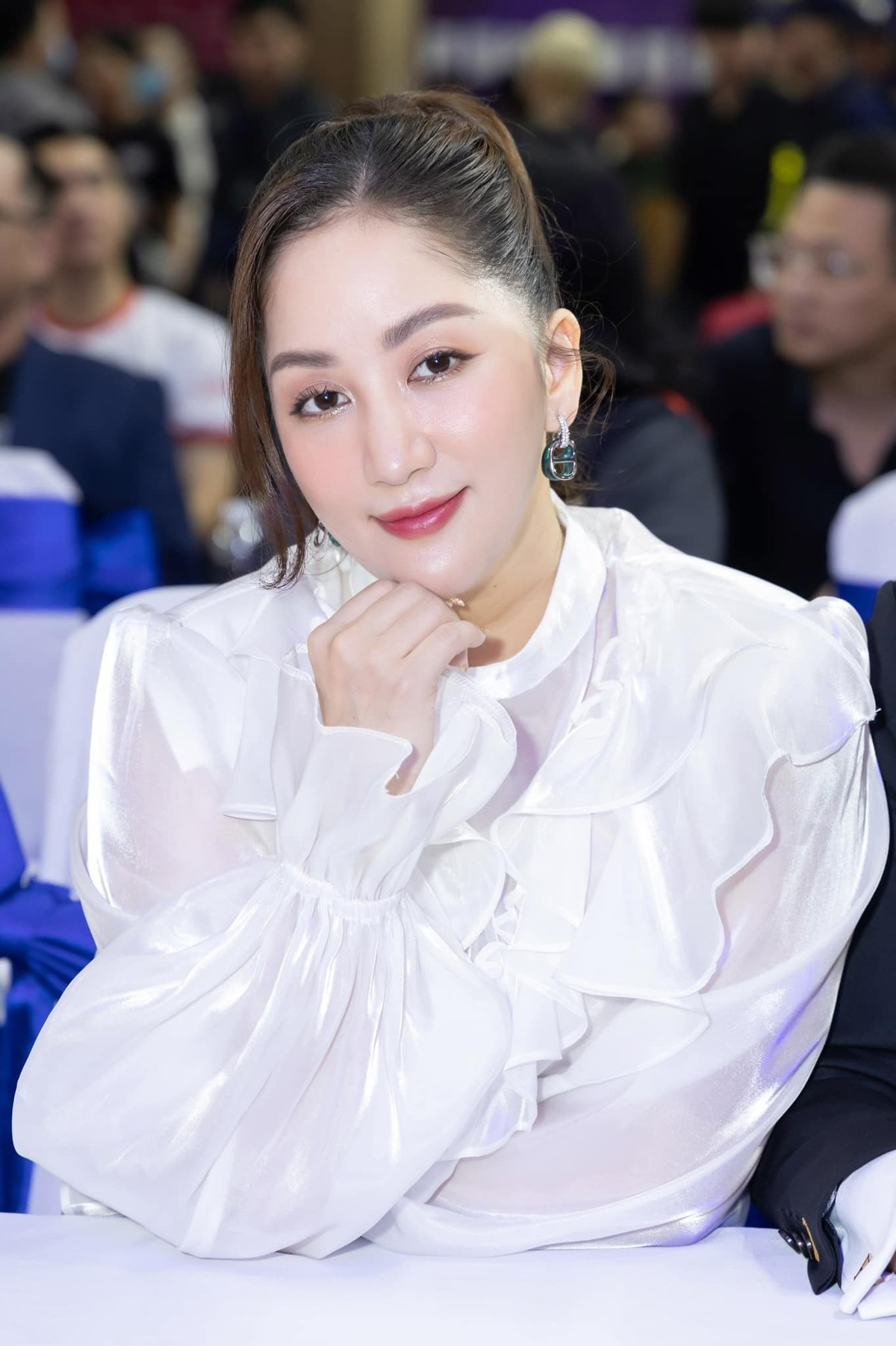 He luy tu viec Khanh Thi doi no tren mang