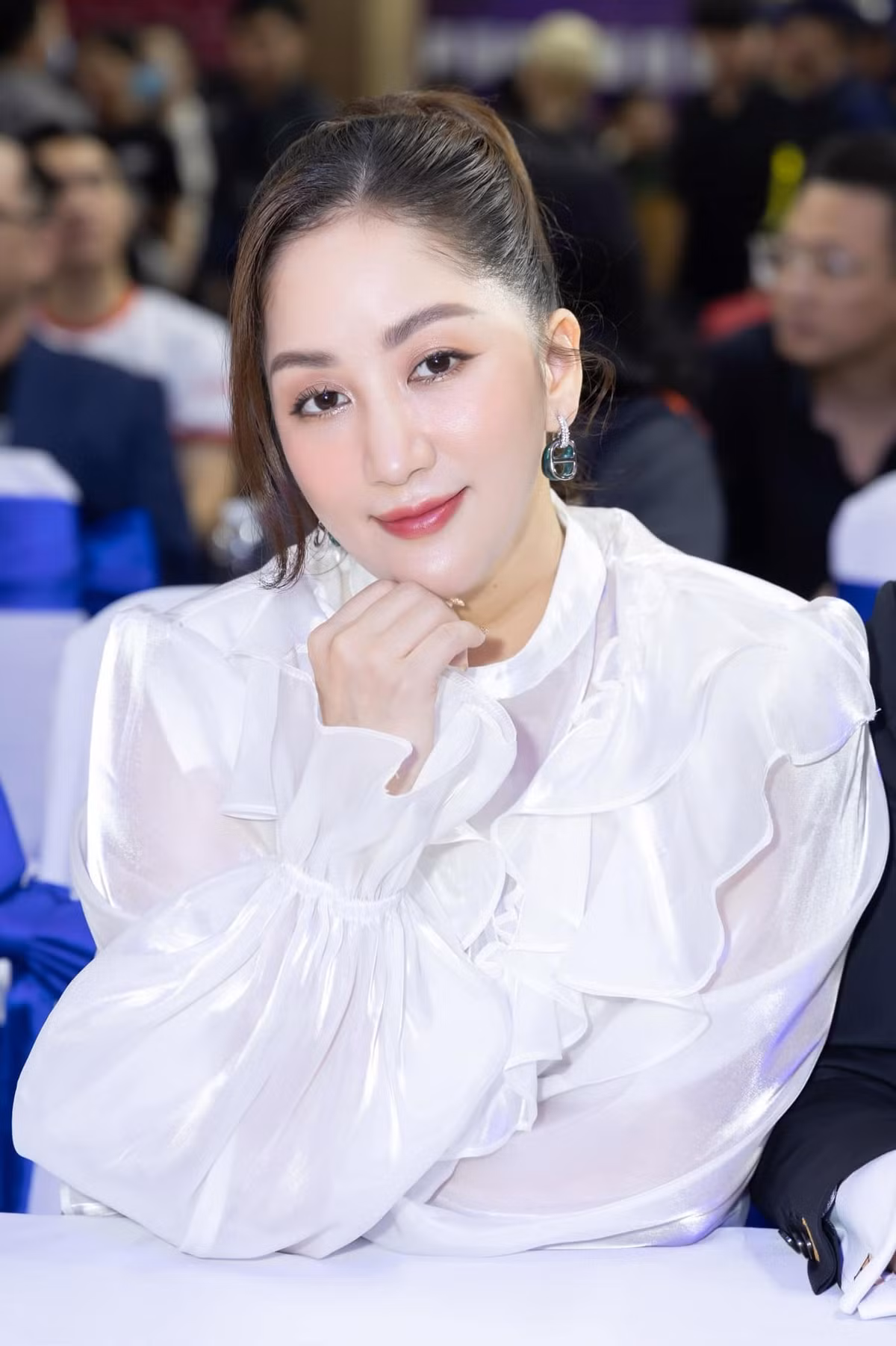 He luy tu viec Khanh Thi doi no tren mang