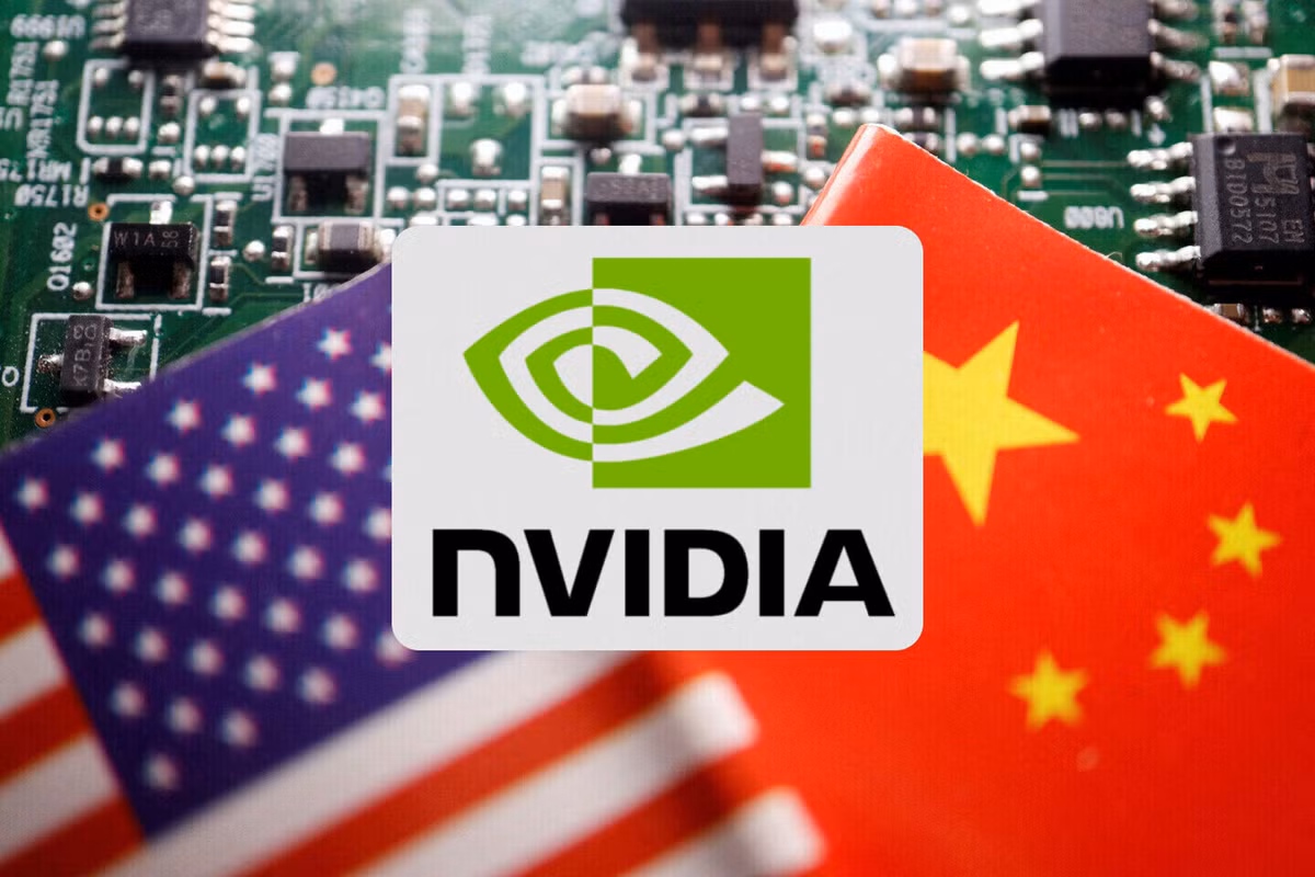 Tờ WSJ nhận định, Nvidia từng gặp phải một vấn đề lớn. Các quan chức Mỹ vào năm 2022 đã bắt đầu hạn chế những gì công ty chip có thể bán cho Trung Quốc, khi đó chiếm 1/5 doanh số của công ty. Ảnh: Gen AI