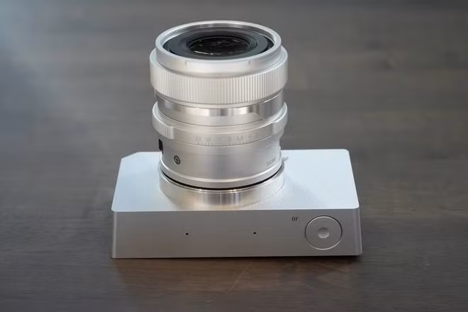  BF dùng ngàm L, trong liên minh có sự tham gia của Sigma, Leica và Panasonic. Tuy nhiên, hệ ống kính cho các dòng máy này kém đa dạng hơn Nikon Z và thua xa Sony E. Trên bộ 3 hãng L, Sigma cũng tập trung vào việc sản xuất lens thay vì thân máy. Ảnh: Amateurphotographer 