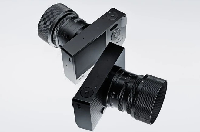 Mẫu máy ảnh Sigma BF được CNC từ nhôm nguyên khối, thiết kế siêu tối giản khiến nhiều người liên tưởng đến phong cách của Apple. Máy ảnh này gần như hi sinh mọi yếu tố truyền thống, hướng đến sự tối giản, không gây mất tập trung. Ảnh: Sigma.