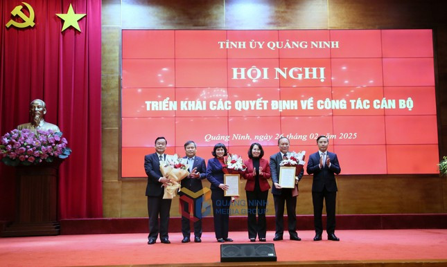 Quảng Ninh công bố nhân sự lãnh đạo các sở, ngành sau tinh gọn - Hình 5 Quang Ninh cong bo nhan su lanh dao cac so, nganh sau tinh gon-Hinh-5