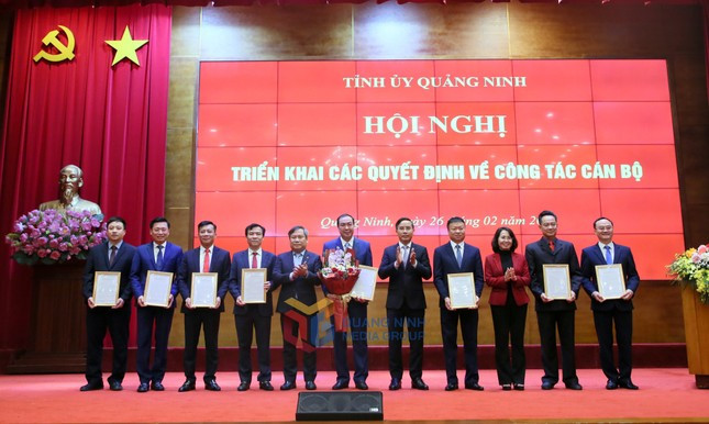 Quảng Ninh công bố nhân sự lãnh đạo các sở, ngành sau tinh gọn Quang Ninh cong bo nhan su lanh dao cac so, nganh sau tinh gon