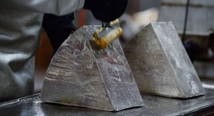 Tung cong nghe dot pha tinh che lithium, Nga tham vong gi?