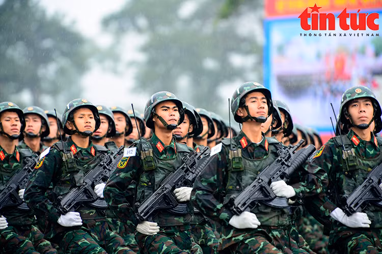 Quan doi luyen tap chuan bi cho cac su kien trong dai dat nuoc-Hinh-6