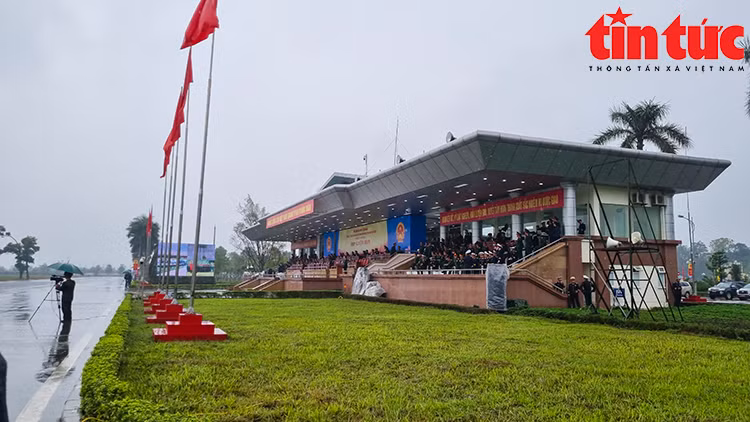 Quan doi luyen tap chuan bi cho cac su kien trong dai dat nuoc