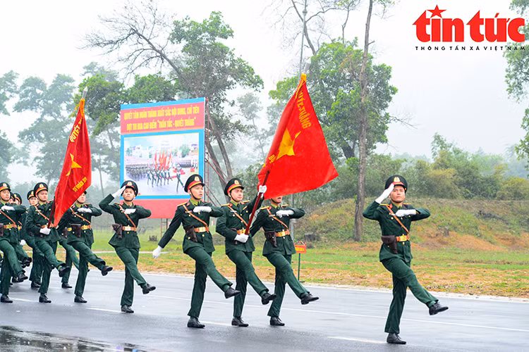 Quan doi luyen tap chuan bi cho cac su kien trong dai dat nuoc-Hinh-5