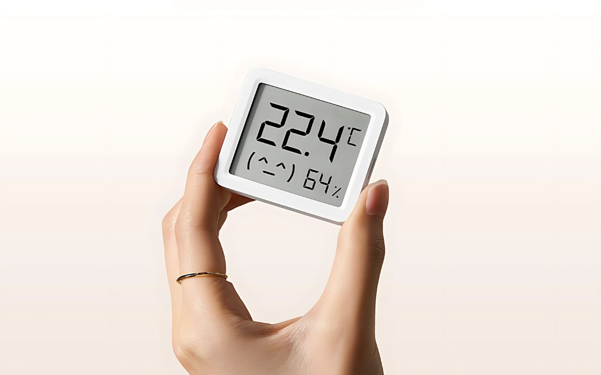 Xiaomi chính thức giới thiệu nhiệt ẩm kế Mijia Smart Temperature and Humidity Meter 3 Mini. Sản phẩm sẽ mở bán theo hình thức gọi vốn cộng đồng từ ngày 19/2, với mức giá đề xuất 34.9 tệ (122.000 đồng) nhưng khách hàng đặt sớm có thể sở hữu với giá ưu đãi chỉ 29.9 tệ (104.000 đồng).