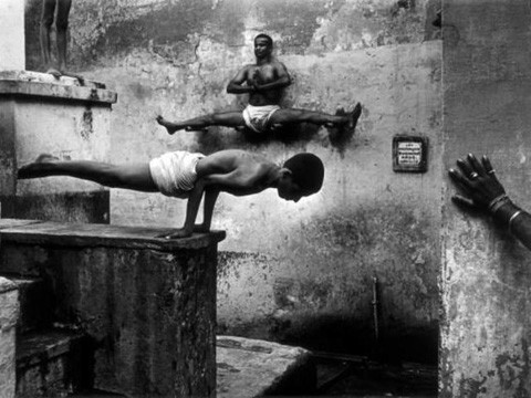 Những động tác rèn luyện sự dẻo dai và chịu đựng.