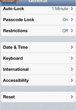 Vuốt màn hình xuống dưới để tìm phần Khả năng truy cập (Accessibility) ở gần cuối.