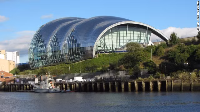 Sage Gateshead (Anh): Các sự kiện tầm cỡ đều được tổ chức ở đây. Tòa nhà Sage Gateshead là điểm thu hút của khu vực Newcastle ở miền bắc nước Anh với hơn nửa triệu du khách mỗi năm.