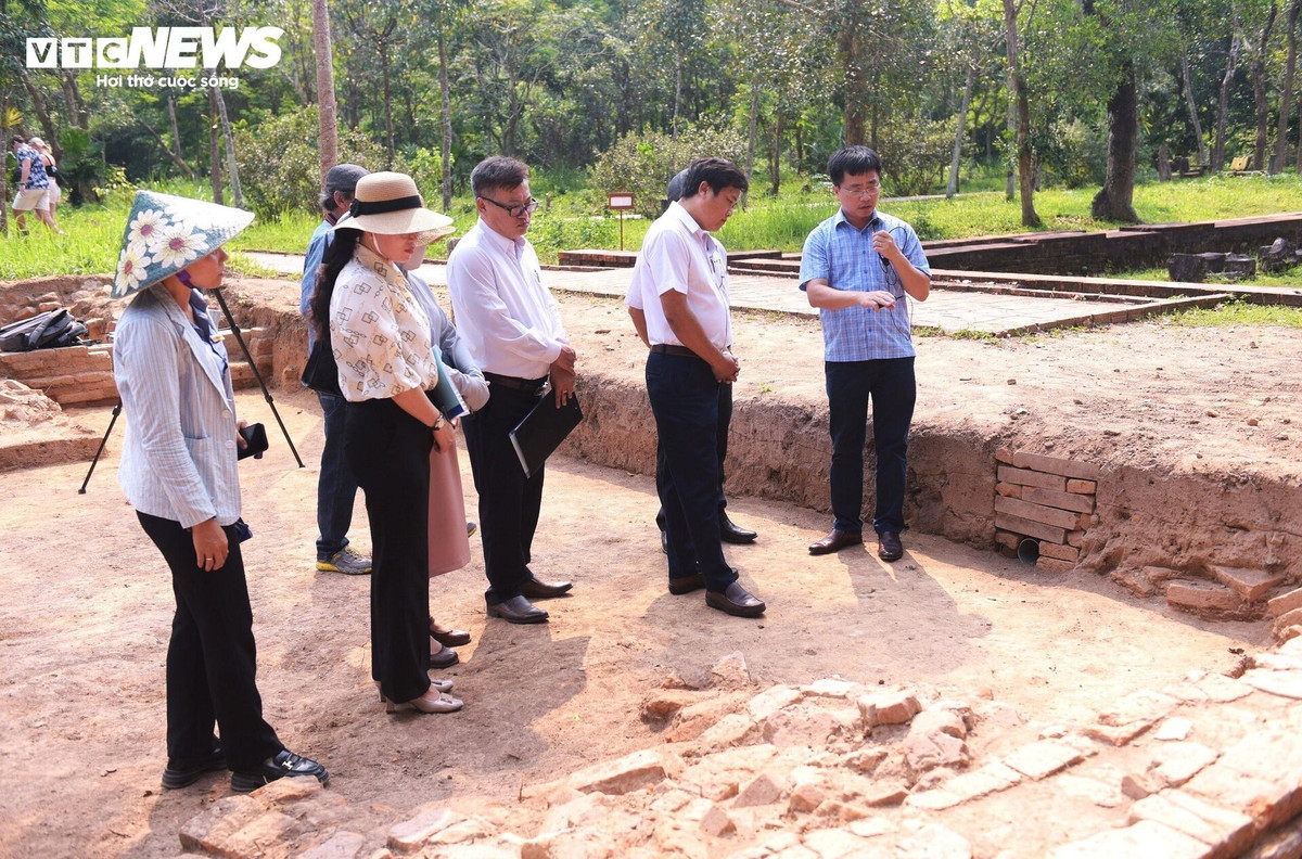 Tháng 6/2023, Ban Quản lý Di sản văn hóa Mỹ Sơn phối hợp với Viện khảo cổ học đào thăm dò trên diện tích 200m2 tại khu vực quanh tháp K nhằm xác thực những thông tin về dấu tích kiến trúc trên.