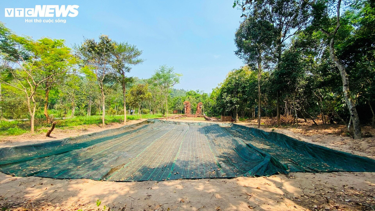 Tiến sĩ Nguyễn Ngọc Quý - chủ trì cuộc khai quật - cho hay, với diện tích thăm dò, khai quật khảo cổ tại khu vực phía Đông tháp K đã làm rõ một đoạn kiến trúc đường dẫn từ tháp K vào trung tâm Thánh địa Mỹ Sơn. Qua một số hiện vật gốm men, đất nung có niên đại khoảng thế kỷ X-XII. Những di vật trên tiếp tục củng cố cho nhận định kiến trúc đường dẫn có niên đại thế kỷ XII, tương đương với niên đại tháp K.