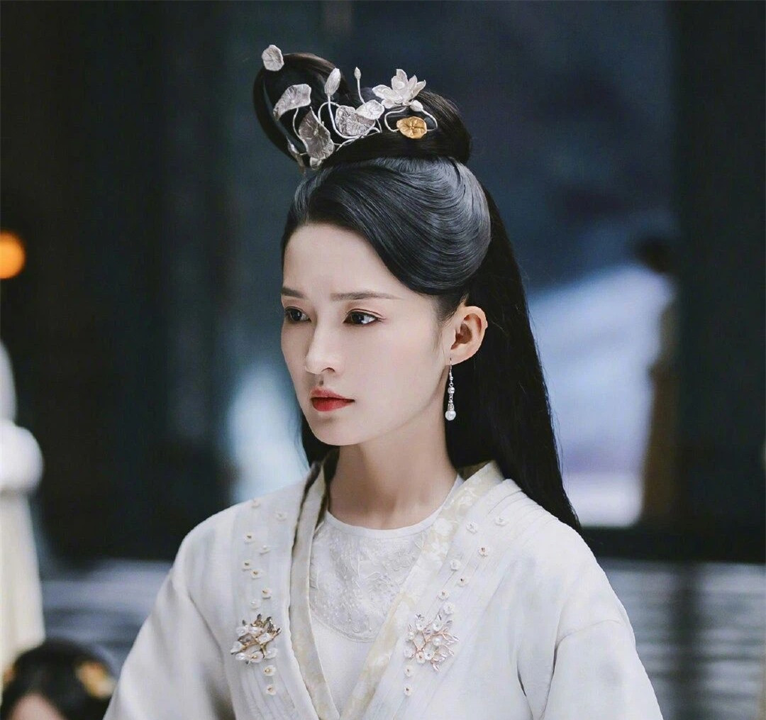 Hoang hau bi ham hai khi mang thai, hoang de tham sat ca gia toc-Hinh-3