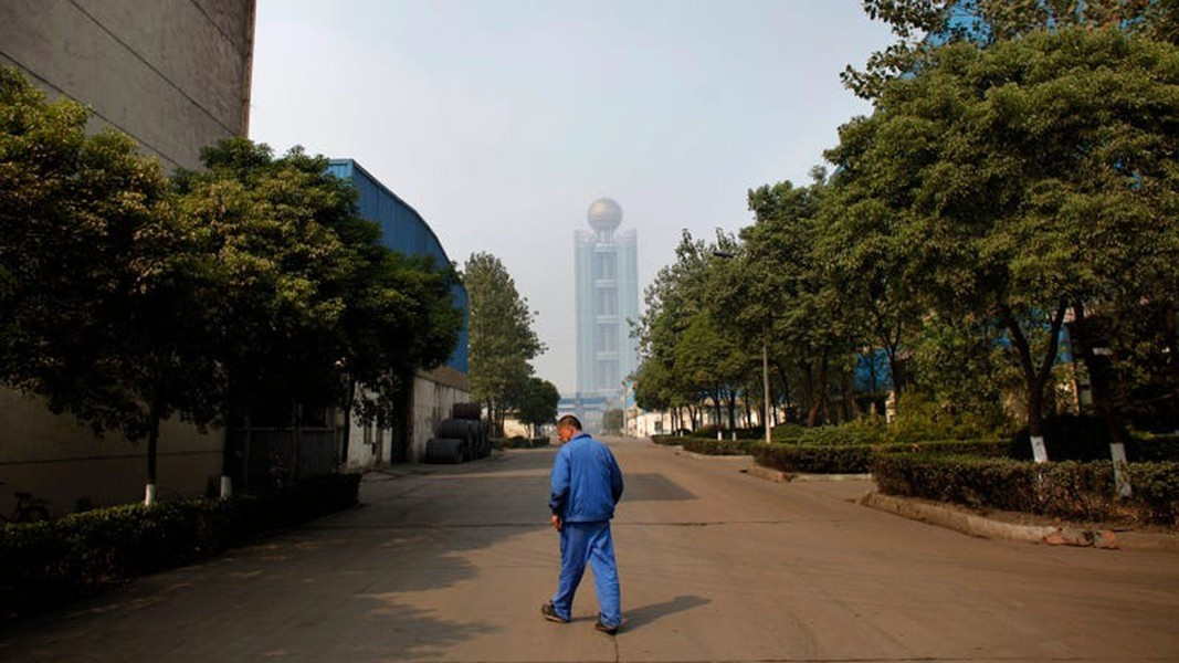 Từng là niềm tự hào của thành phố, nhưng sau khi xảy ra cuộc khủng hoảng xảy ra, làng Hoa Tây dần đánh mất danh hiệu "làng tỷ phú". Ảnh: Business Insider.