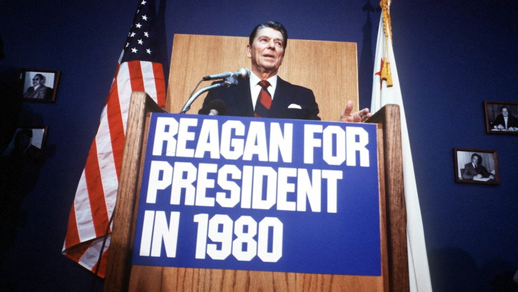 Sự thu hút và vô tư đã giúp ông Ronald Reagan trở thành ông chủ mới của Nhà Trắng. Theo Stars Insider.