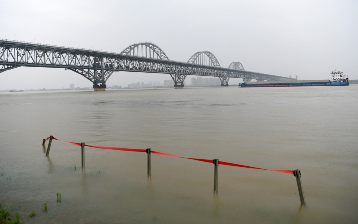 Trung Quoc nang muc ung pho khan cap voi lu tai mien Trung