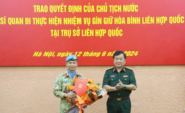 Thuong ta Truong Anh Tuan thuc hien nhiem vu tai tru so Lien Hop Quoc
