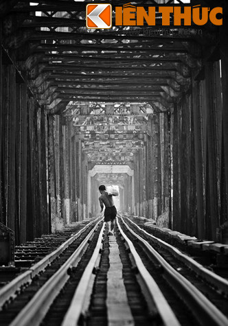 Nghiêng ngả dòng đời.