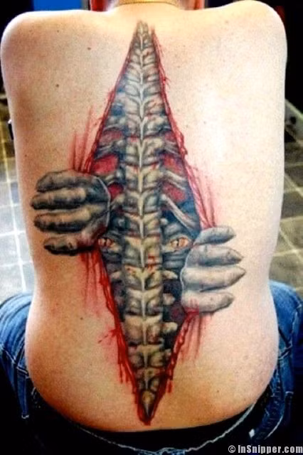 Trào lưu xăm hình rách da, rạch cơ thể có vẻ đang được dân chơi ưa chuộng.