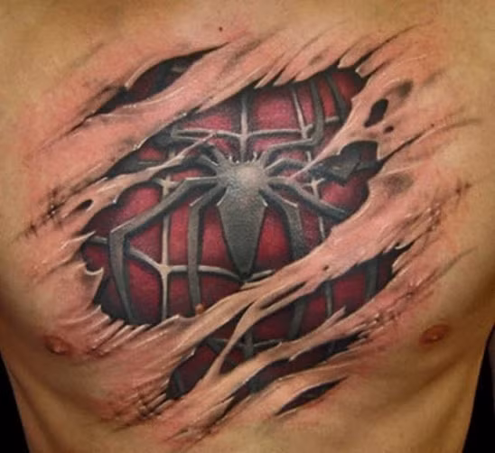 Từng mảng da thịt rách toạc để lộ hình con nhện đang lớn dần bên trong cơ thể.