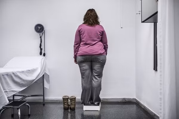 Tập thể dục sau phẫu thuật giảm cân. Đừng tập thể dục quá cường độ, tham khảo ý kiến bác sĩ trước khi bắt đầu tập thể dục.