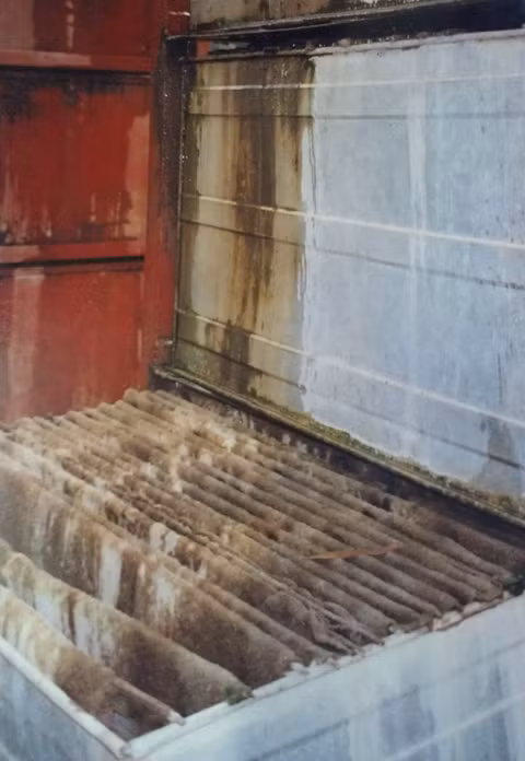 Chất mang là các hạt đất sét nung được lựa chọn kích thước tương đương nhau trong từng bộ lọc.