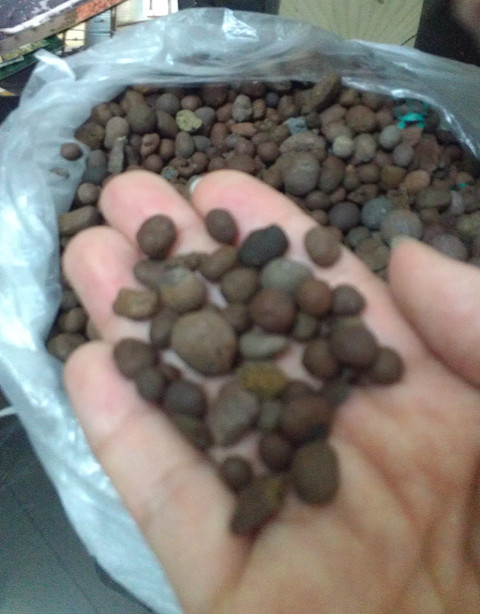 Chất mang là những màng vải được xếp trong từng ngăn lọc.