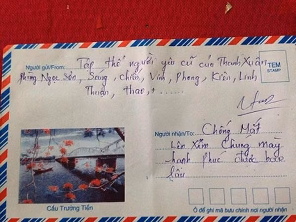 Gửi phong bì cưới kèm lời nhắn 'cực thâm', đàng trai nhìn 'mất mật' - Hình 3 Gui phong bi cuoi kem loi nhan 'cuc tham', dang trai nhin 'mat mat'-Hinh-3