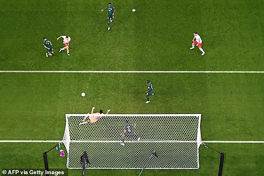 Ba Lan 2-0 Saudi Arabia: 