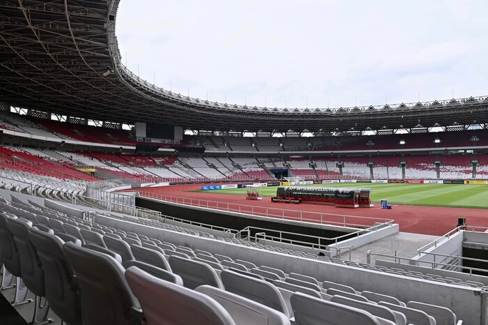 Liên đoàn bóng đá Thái Lan hết lời ngợi khen sân Kelora Bung Garno với mỹ từ: Một sân vận động tuyệt vời. Có lẽ nhiều người hâm mộ phải xót cho tuyển Việt Nam, dù thi đấu rất hay nhưng chưa bao giờ có sự trọn vẹn vì sân Mỹ Đình không đẹp.