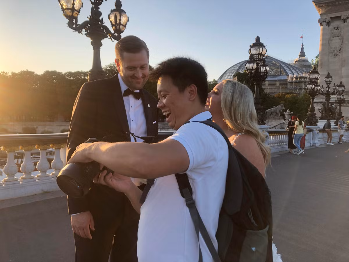 Chụp ảnh "dạo" ở Pháp, chàng trai Việt kiếm trăm triệu đồng - Hình 2 Chup anh