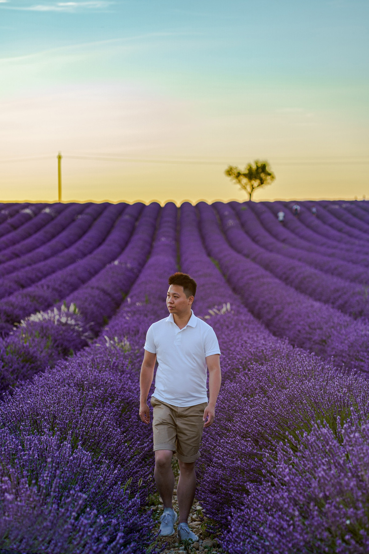 Chụp ảnh "dạo" ở Pháp, chàng trai Việt kiếm trăm triệu đồng Chup anh