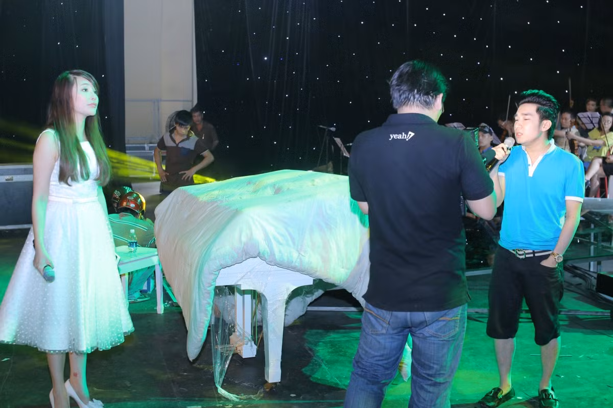 Hồ Quỳnh Hương cũng ra Hà Nội trước ba ngày đêm nhạc chính thức bắt đầu