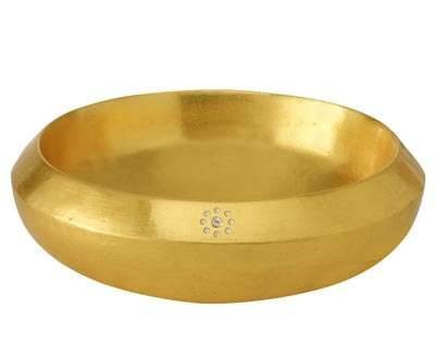 Luxury Edition &amp; Gallery đã cho ra mắt một chiếc chậu này trị giá 80.000 USD với lớp mạ vàng toàn bộ 24 carat và một vài viên kim cương làm điểm nhấn.