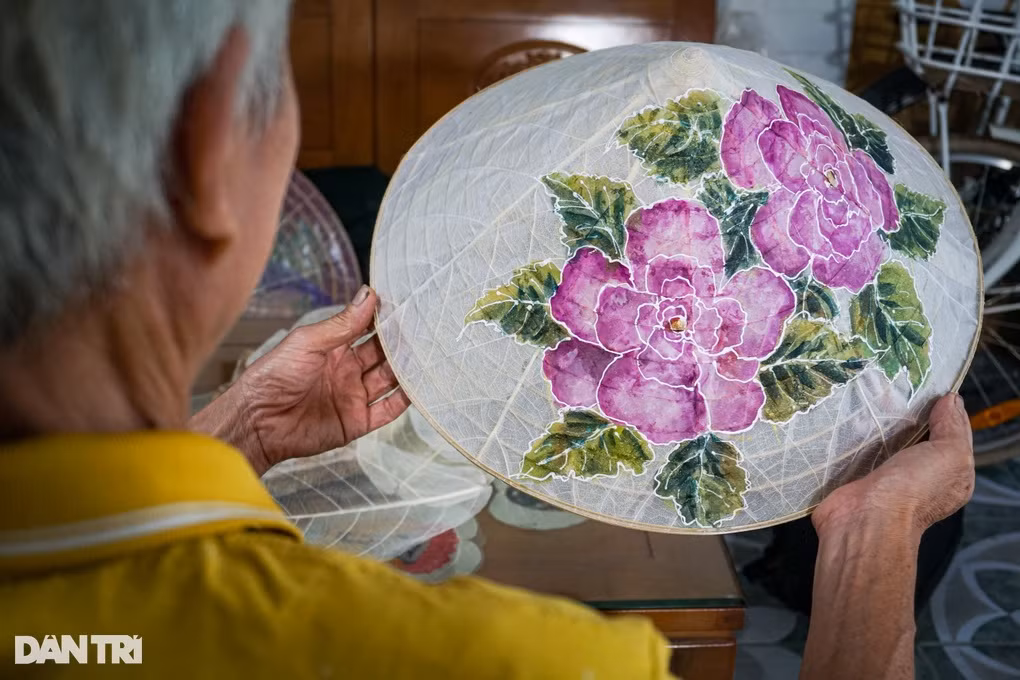 Nguoi dan ong tam huyet voi non la bang rung doc dao xu Hue-Hinh-4