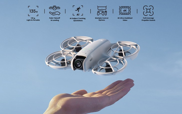 DJI Neo nhỏ gọn trong lòng bàn tay cùng đầy đủ các tính năng. Nguồn ảnh: DJI. DJI Neo nhỏ gọn trong lòng bàn tay cùng đầy đủ các tính năng. Nguồn ảnh: DJI.