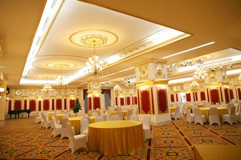 Một trong những phòng tiệc sang trọng tại Grand Plaza.