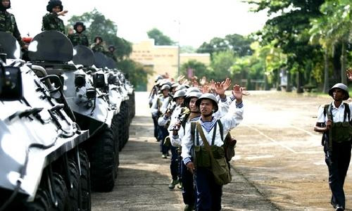Ra quân huấn luyện ở Lữ đoàn Hải quân đánh bộ 147 - Quân chủng Hải quân. Ảnh: Tuyên Huấn.