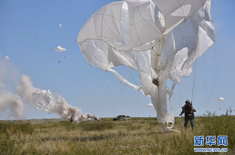 Những công nghệ thiết giáp, dù, máy bay đều có xuất xứ từ Nga.