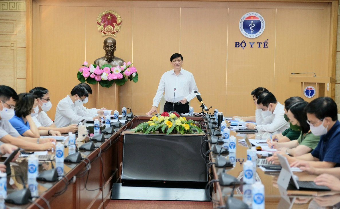 Bộ trưởng BYT: Chu kỳ lây nhiễm còn 2 ngày, có thể gia tăng ca mắc, tử vong Bo truong BYT: Chu ky lay nhiem con 2 ngay, co the gia tang ca mac, tu vong