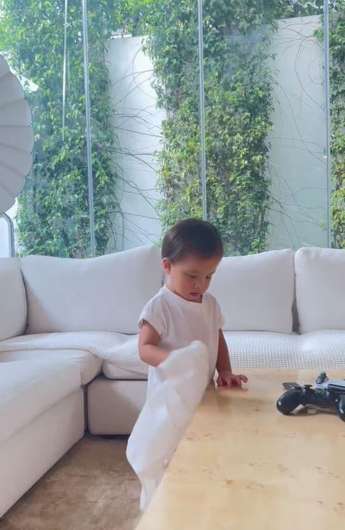 Ai nu Ho Ngoc Ha chuan 'quy co hay lam': Don tu nha toi san bay-Hinh-4