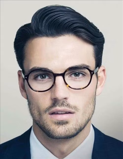 Do đó, nếu ai may mắn kết hôn với người đàn ông có những nét tướng này, cả đời sống trong nồng nàn hạnh phúc. 