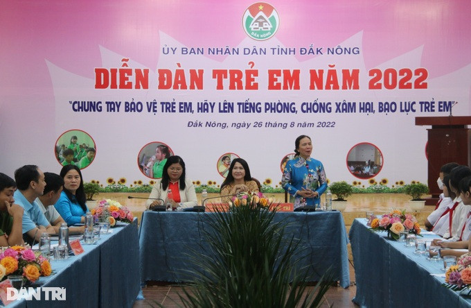 Dau xot chuyen nguoi me tiep tay de chong moi xam hai con rieng