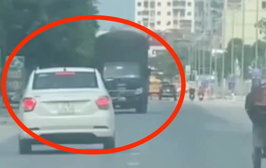 Phat nang tai xe o to doa doi dau xe nguoc chieu, gay nao loan quoc lo-Hinh-2