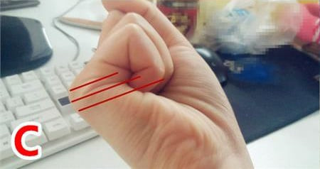 Nắm bàn tay đếm đường chỉ vài giây, biết ngay giàu sang hay nghèo hèn - Hình 3 Nam ban tay dem duong chi vai giay, biet ngay giau sang hay ngheo hen-Hinh-3