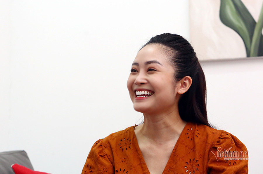 MC có nụ cười đẹp nhất VTV: Chồng tôi đam mê rửa bát, giặt đồ ảnh 7