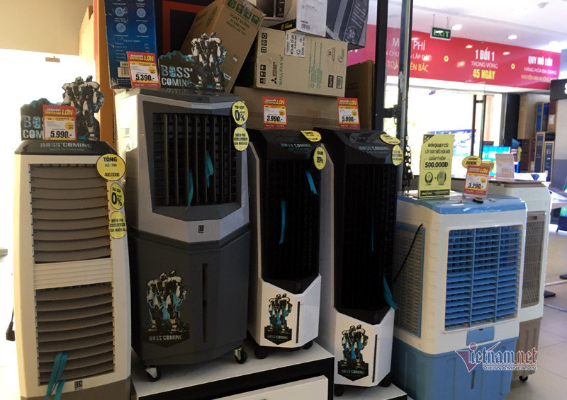 Chua nang nong, quat dieu hoa da dong loat giam gia sau-Hinh-3