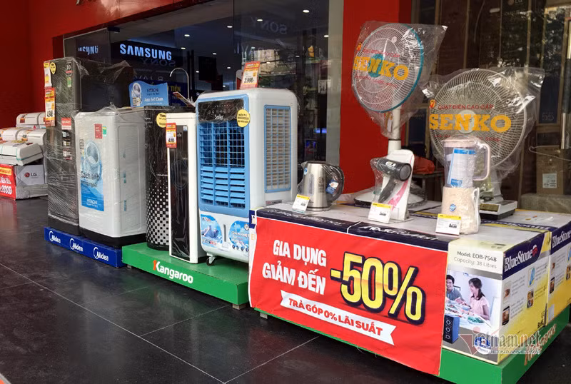 Chua nang nong, quat dieu hoa da dong loat giam gia sau-Hinh-4