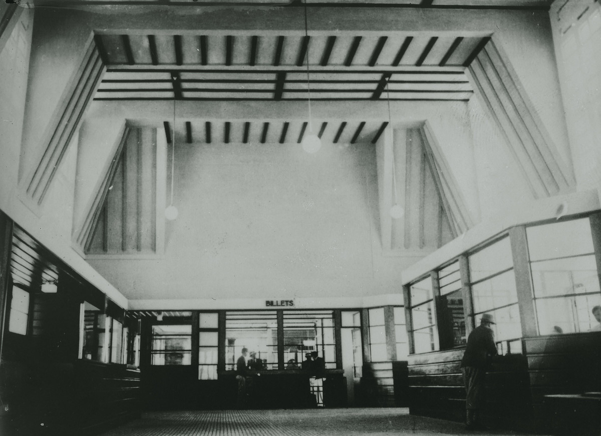 Bên trong ga Đà Lạt. .